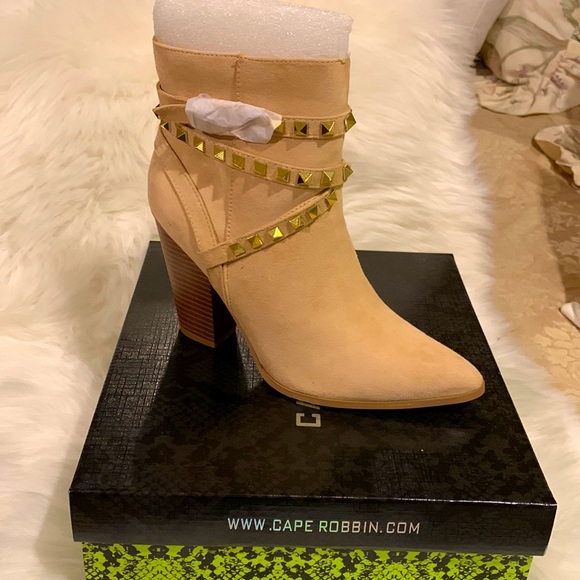 Cape Robbin Studded Boots - Picture 2 of 7